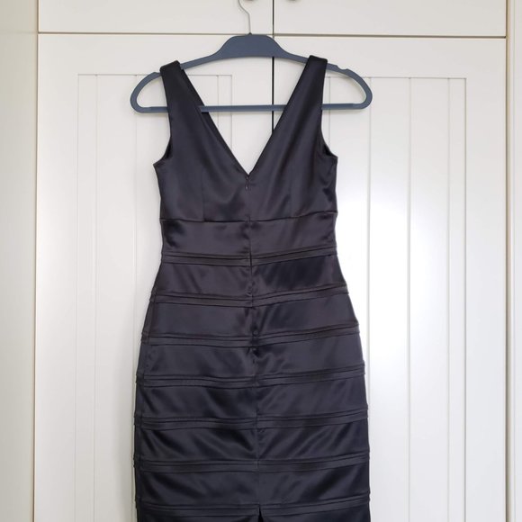 Silky Calvin Klein LBD - Picture 4 of 6